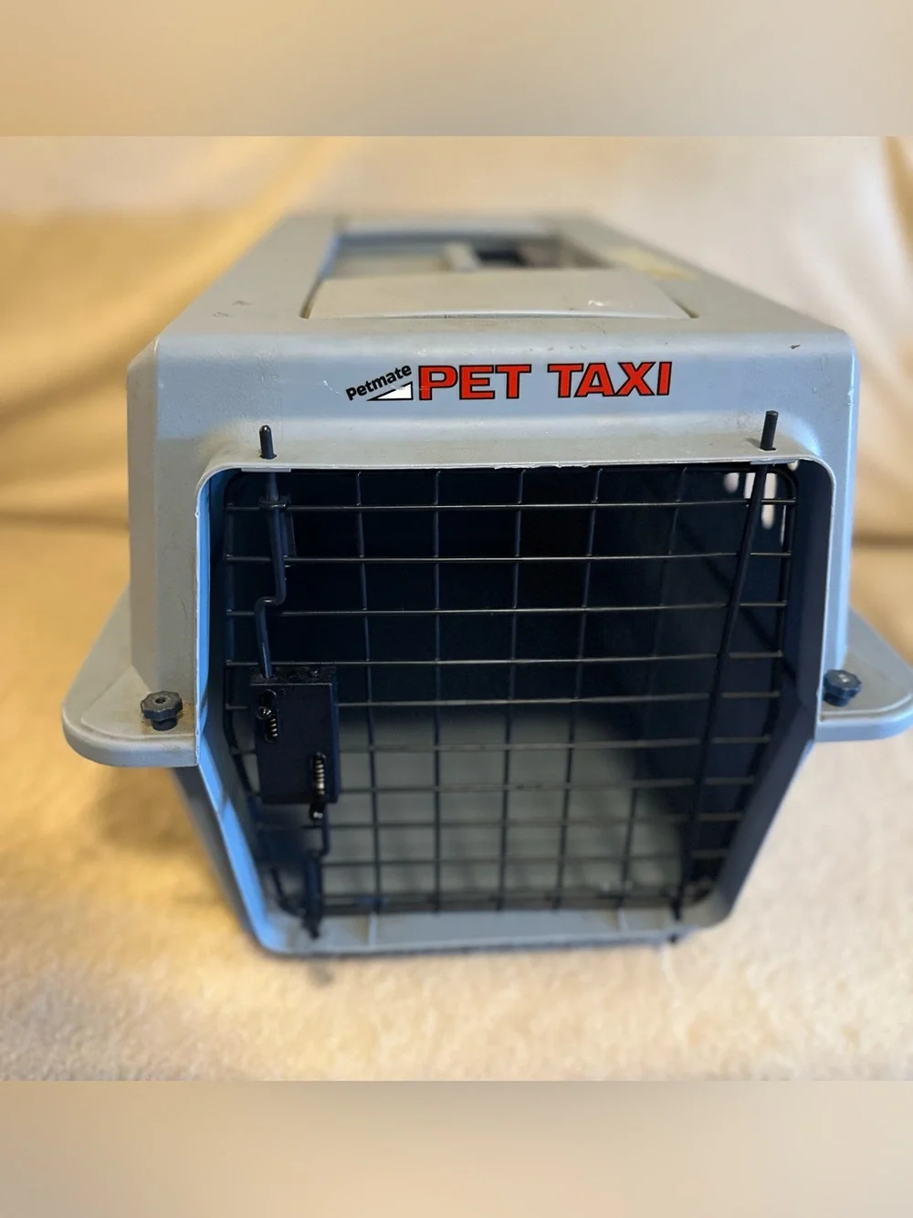 Petmate PET TAXI 22” Travel Carrier Hard Sided Dog Cat Transport Animal Crate